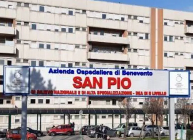 Pestato a sangue per una lite sentimentale, muore dopo l’aggressione