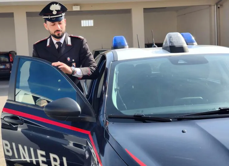 Troppi clienti pregiudicati, carabinieri chiudono il bar