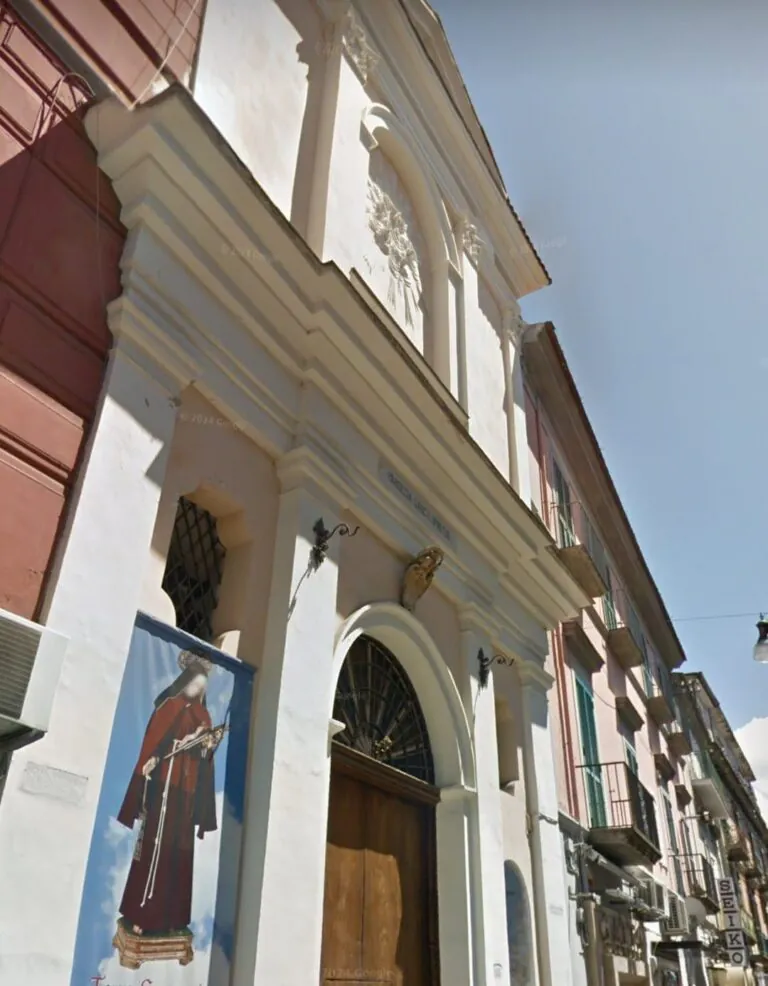 Trovato senza vita in casa a 28 anni, fissato l’addio a Pietro