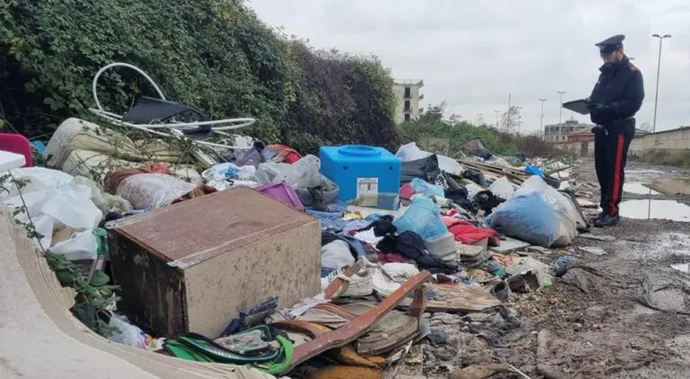 Sotto sequestro discarica illegale, nei guai pure ditta