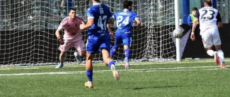 Casertana assente, è 4-0 in terra sicula