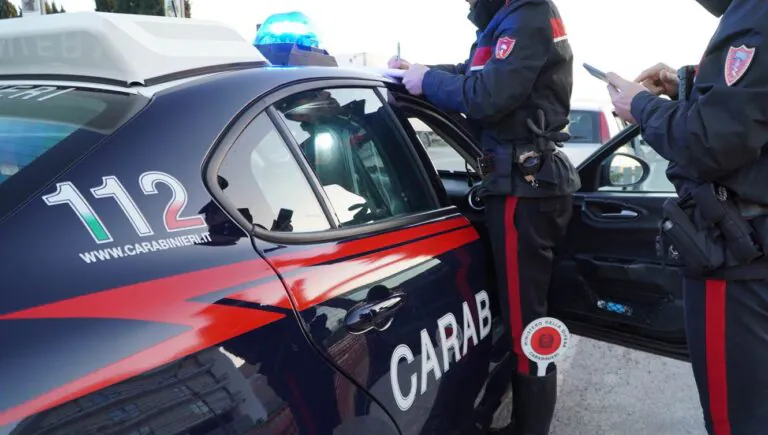 Attrezzi agricoli rubati da un’auto, 50enne nei guai