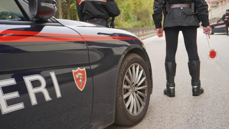 Fermata alla guida di un scooter rubato