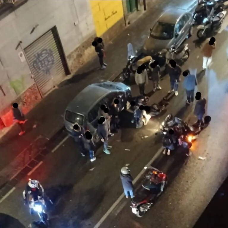 Tragedia in centro: travolto da scooter, scrittore muore in ospedale