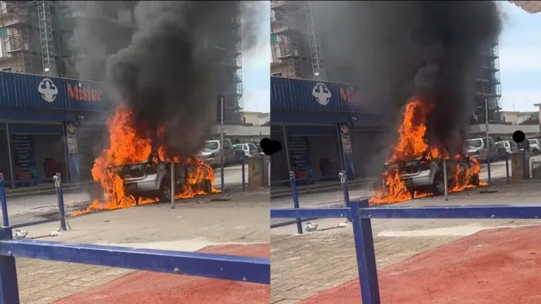 Auto a fuoco all’improvviso, paura in strada