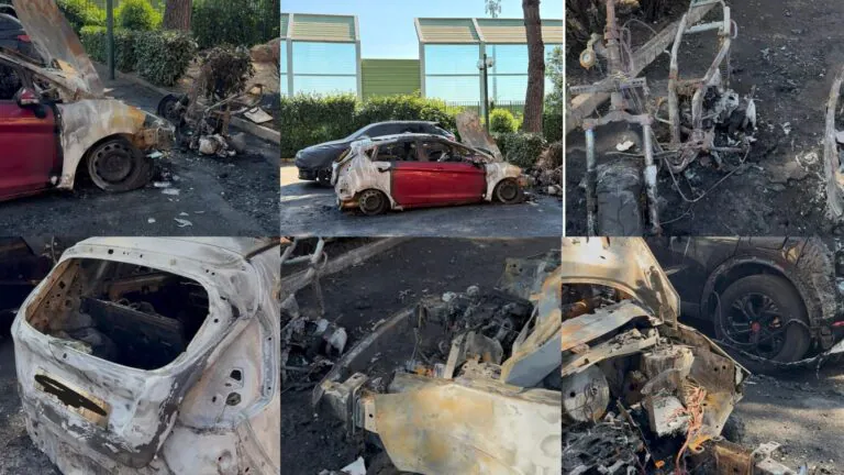 Notte di fuoco in città: tre mezzi in fiamme nel parco