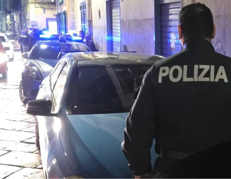 Polizia fa irruzione nel circolo e trova 12 pregiudicati