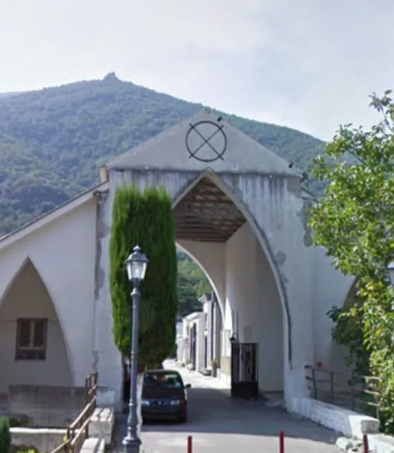 Cimitero chiuso il lunedì dell’Angelo: arriva il dietrofront