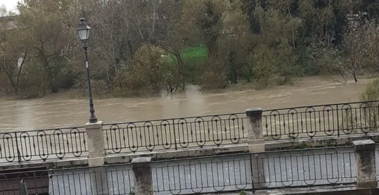 Volturno straripato, acque invadono le campagne e zone periferiche