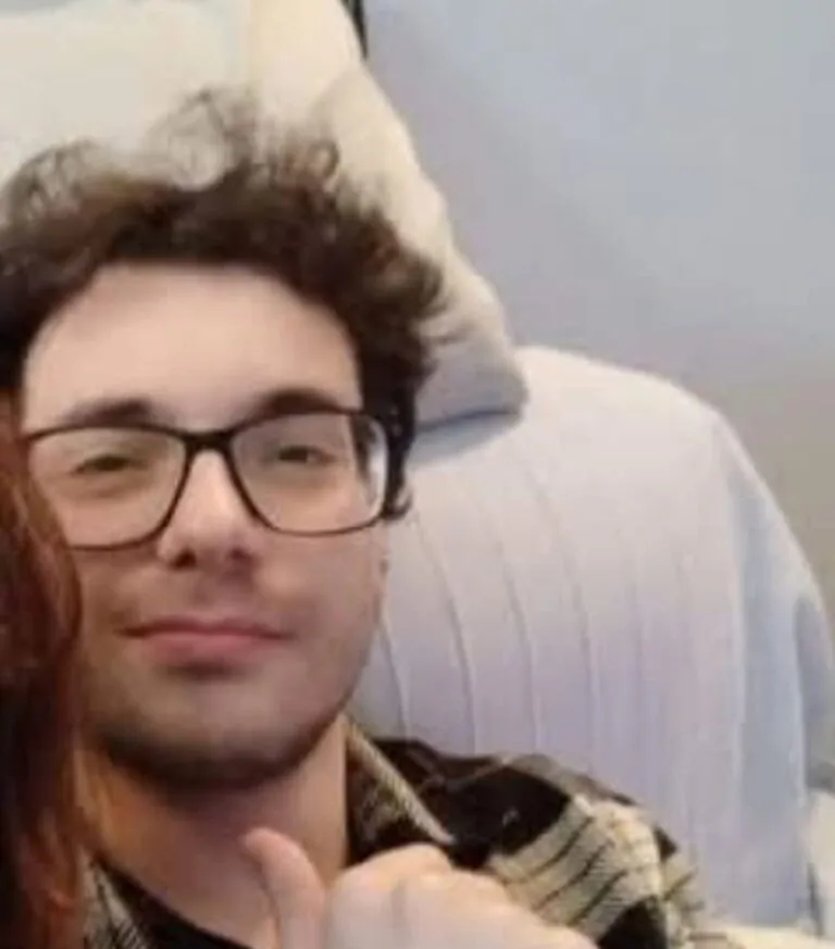 Giovane scomparso nel nulla, città in ansia per Michele