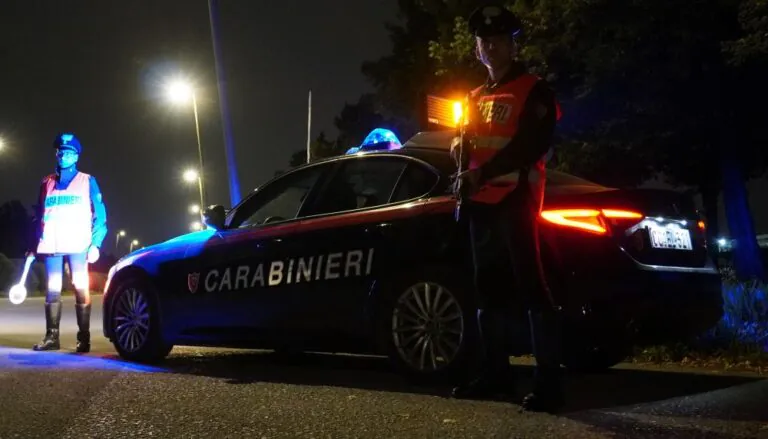 Beccato con moto rubata e targa “Fantasma” , 35enne nei guai