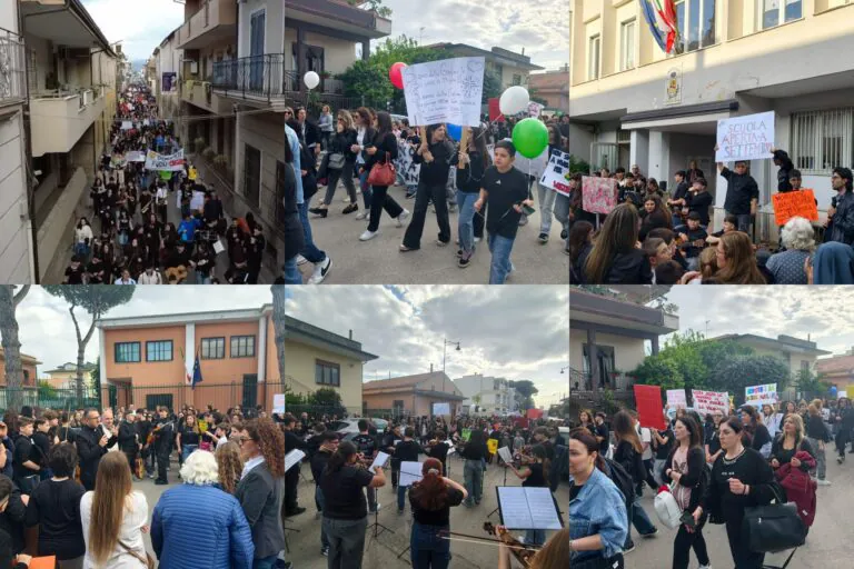 Corteo di protesta per la scuola chiusa: ecco perché la situazione è precipitata