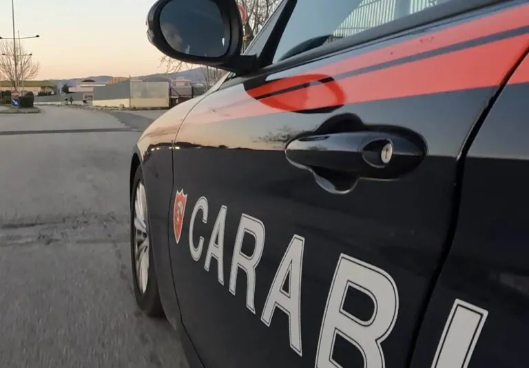 Spaccio e furto, finisce dietro le sbarre