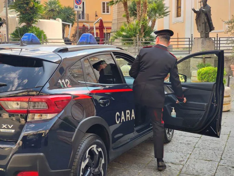 Raid al bar, 3 nei guai dopo blitz