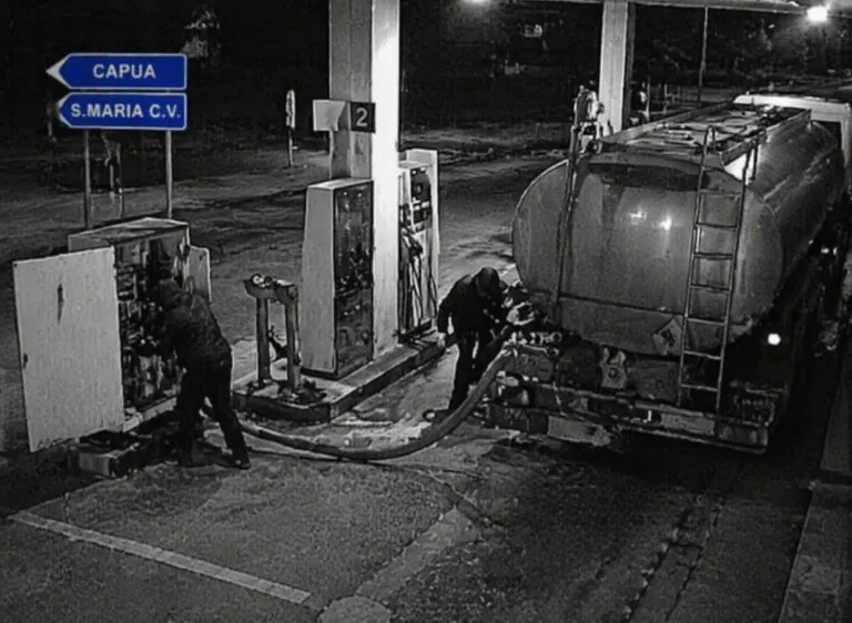 Gasolio alle stelle, colpo alla pompa bianca: rubati 12mila litri