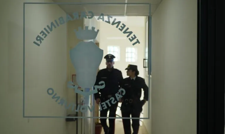 Mercante di armi da guerra intercettato e arrestato dai carabinieri