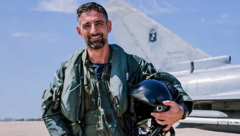 Città piange giovane generale dell’Aeronautica: lascia 3 figli