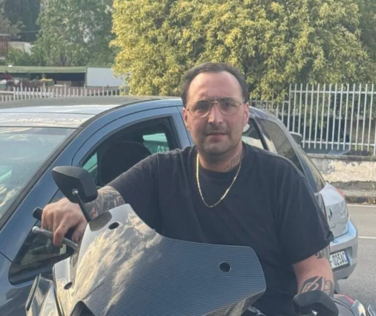Muore a 30 anni, comunità sotto choc per Emilio