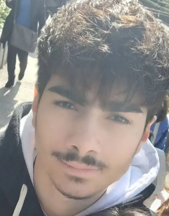Giovane studente muore all’improvviso, comunità sotto choc