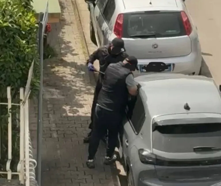 Banda dell’Audi sorpresa mentre tenta furto in pieno giorno