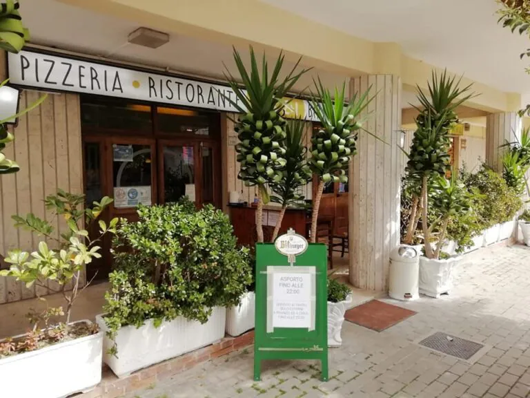 Storico pub-pizzeria casertano chiude i battenti dopo 40 anni, la proprietà: Grazie a tutti