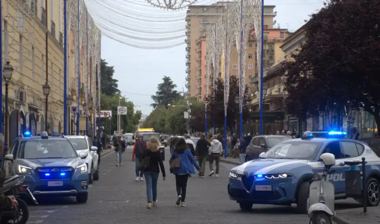 Operazione in città, scattano pure gli arresti. Locali al setaccio