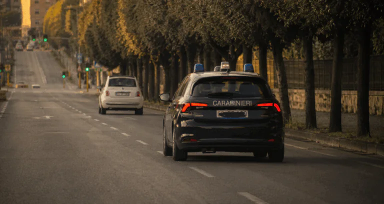 Giovani ladri d’auto acciuffati dopo folle inseguimento tra più comuni