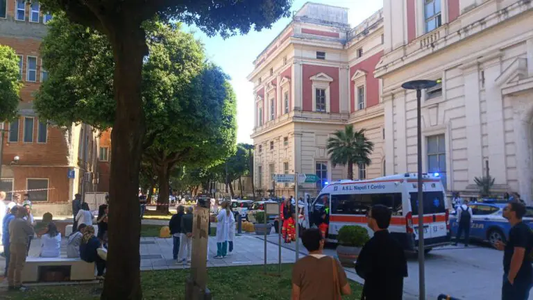 Ustionato si lancia giù dall’ospedale e muore