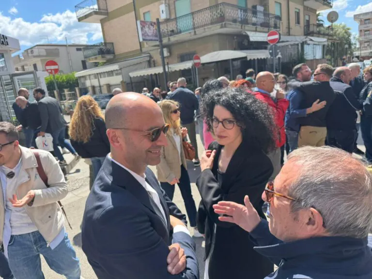 Ricciardi punta su servizi e famiglie: “Cimitero, scuola e welfare al centro”