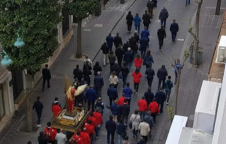 Lite tra candidati a sindaco rivali durante la processione