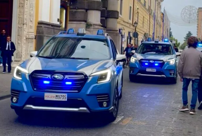 Polizia chiude ristorante durante movida tra carenze igieniche e lavoro nero