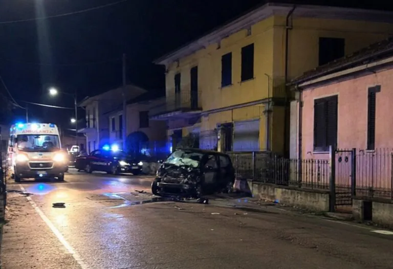 Impatto choc nella notte, 4 i feriti