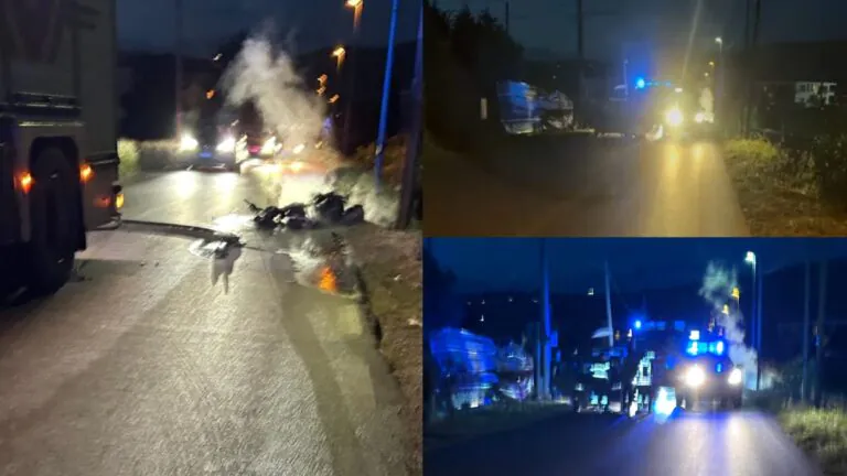 Moto a fuoco dopo impatto choc nella frazione, centauro miracolato