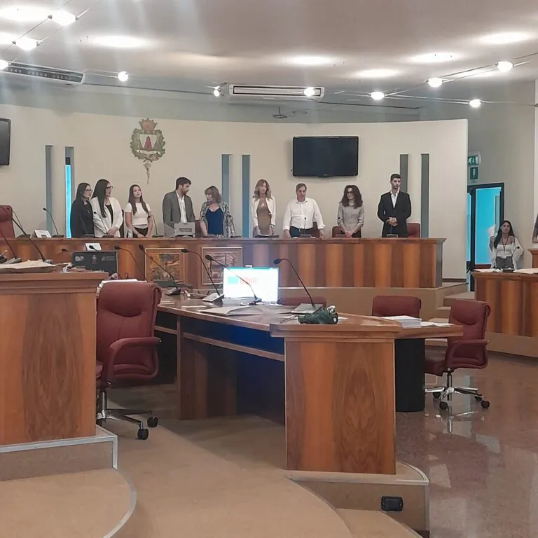 Iodice proclamata sindaca: è la prima donna alla guida della città