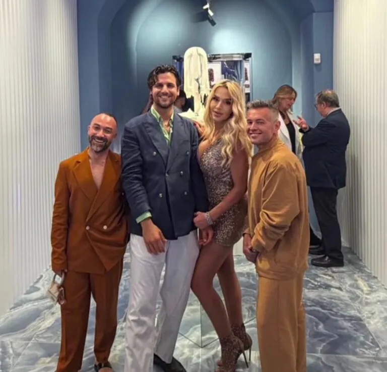 “All The Good We Are Capable Of”: Valeria Marini a Caserta per il progetto dell’artista Napolitano