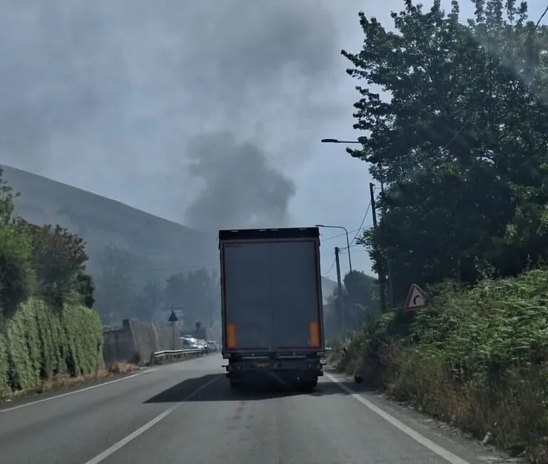 Rogo tra 2 comuni della valle, fumo “invade” la Nazionale