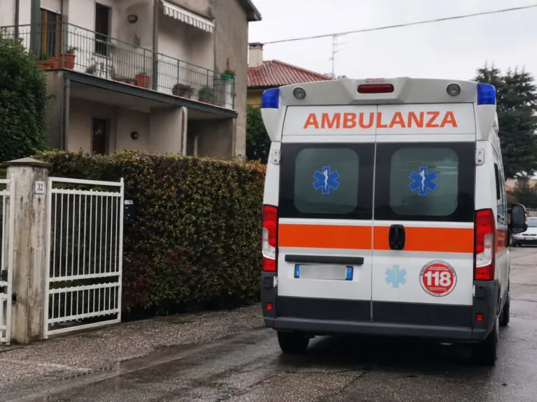 Trovato senza vita in casa, tragedia in città