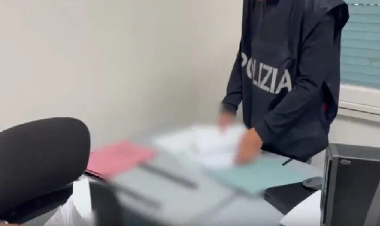 Maestro di musica di 66 anni fermato per violenza sessuale su una 15enne della scuola di danza