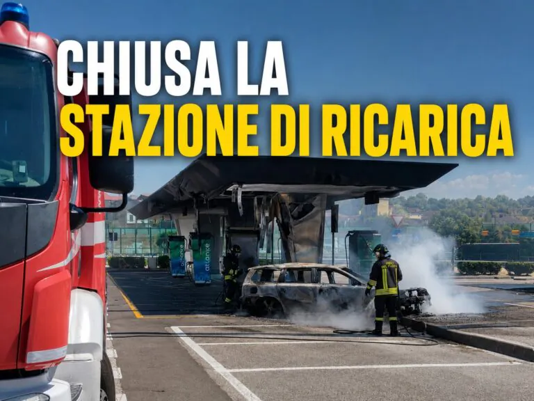 Auto a fuoco nell’area autogrill: danneggiata stazione di ricarica elettrica, stop al servizio