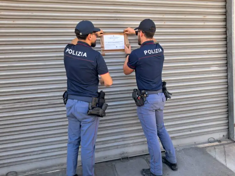 Polizia sequestra officina irregolare
