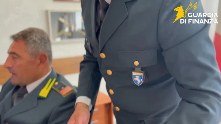 Diplomi facili e studenti da tutta Italia: sequestrato istituto paritario, 9 indagati