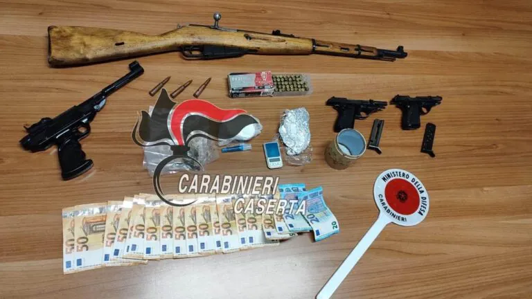 Lite condominiale finisce male, tolte armi e droga: arrestati due fratelli