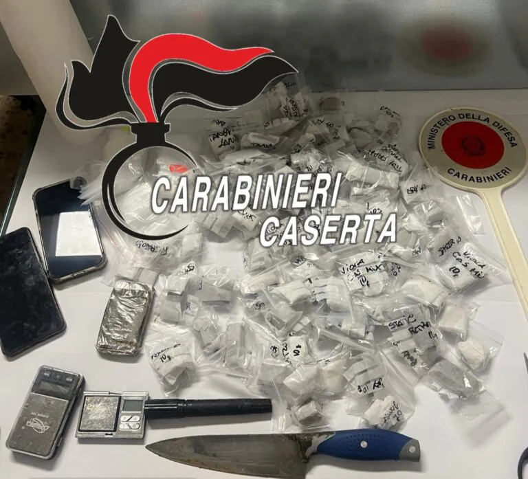 Sequestrato un chilo di hashish, giovane fermato