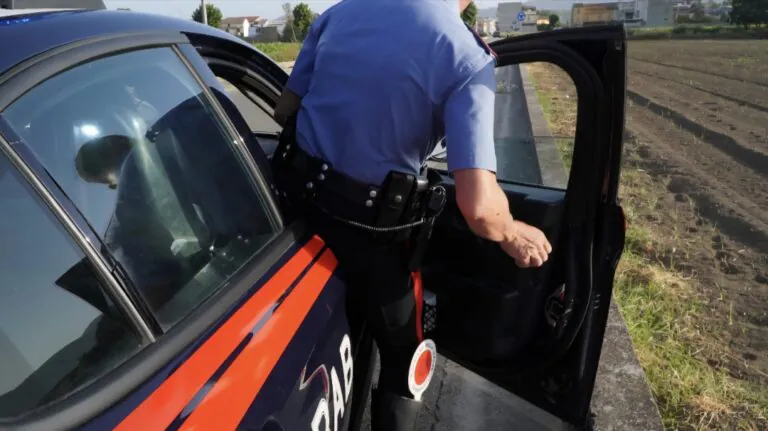 Zozzone sorpreso dai carabinieri nelle campagne