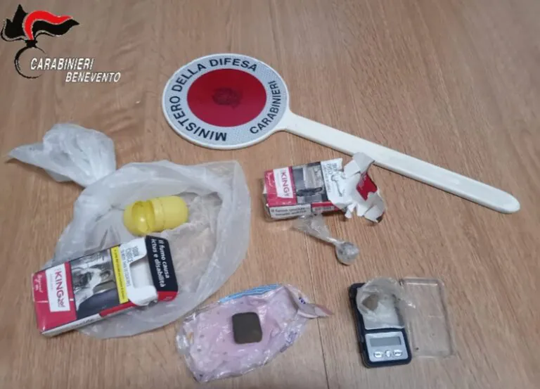 Stretta su parcheggiatori e droga, blitz dei militari