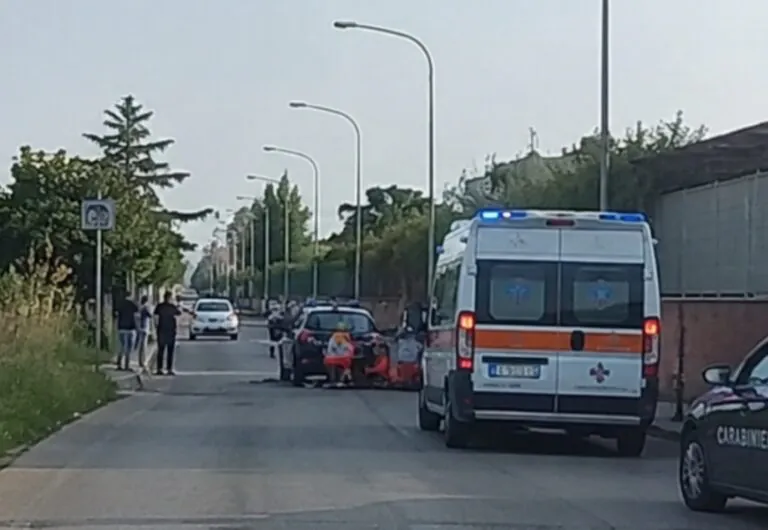 Muore a 40 anni mentre è in sella alla bici