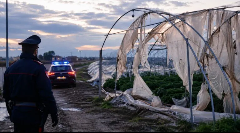 Estorsioni agli agricoltori e serre distrutte: in cella 49enne