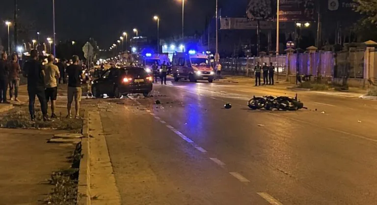 Auto contro moto, centauro perde un orecchio