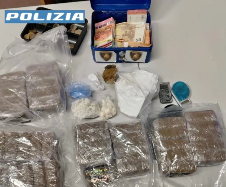 Casa dello spaccio gestita da volto noto, blitz a segno: arresto e sequestro record