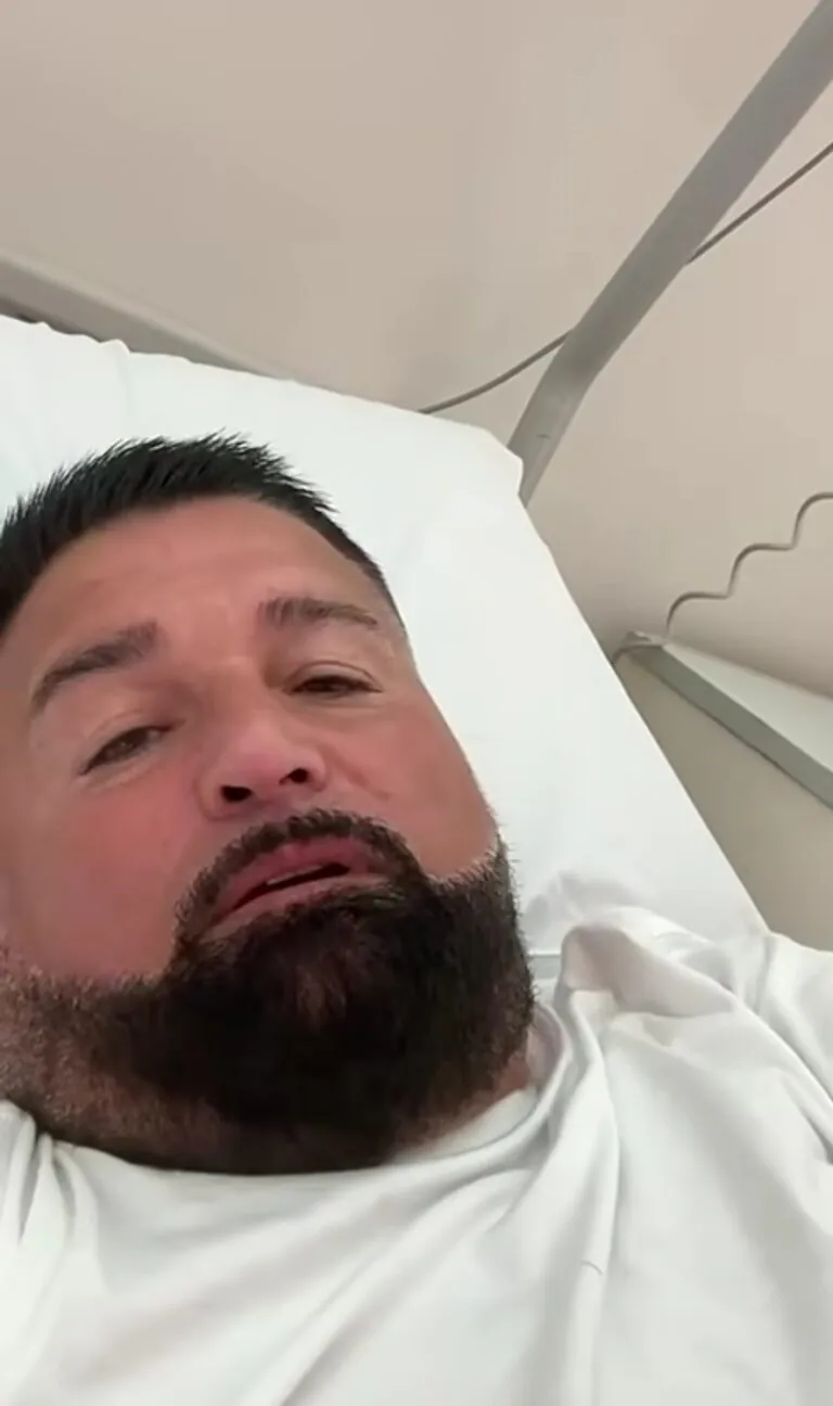 Peppe Di Napoli rassicura i fan dopo l’intervento: “È andato tutto bene, ora penso alla ripresa”